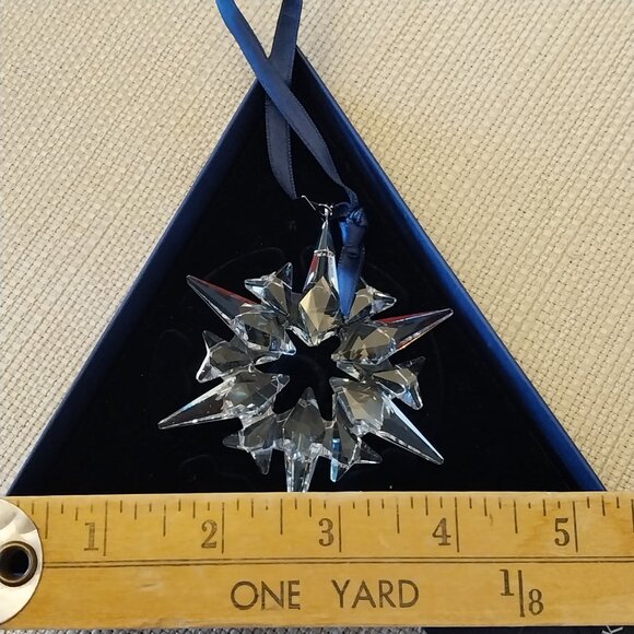Swarovski Crystal 2007 Annual Snowflake Star Christmas Ornament - Picture 6 of 6
